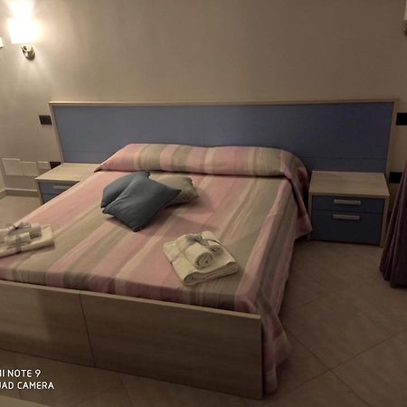 Affittacamere Borgata Marina Roseto Capo Spulico Exterior foto