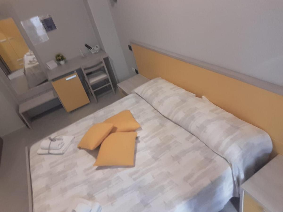 Affittacamere Borgata Marina Roseto Capo Spulico Exterior foto
